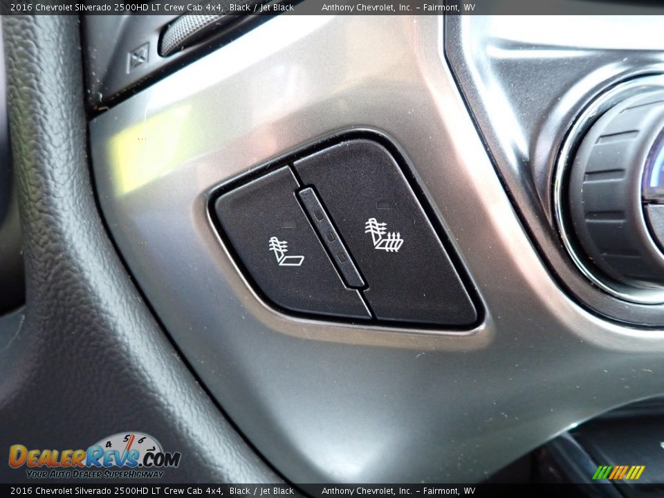 Controls of 2016 Chevrolet Silverado 2500HD LT Crew Cab 4x4 Photo #17