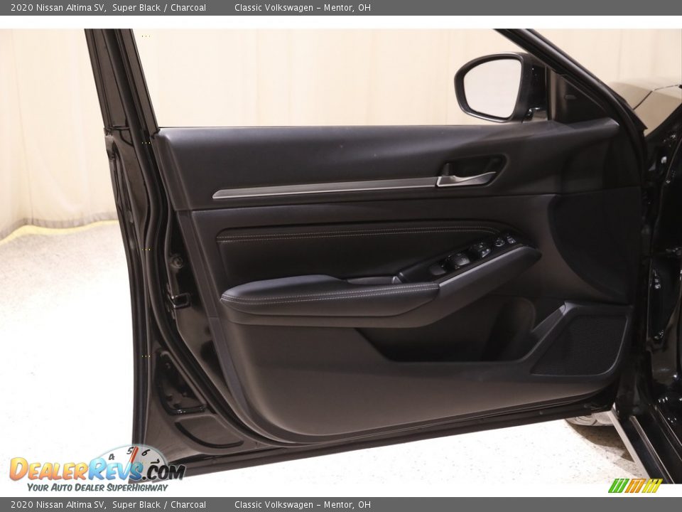 2020 Nissan Altima SV Super Black / Charcoal Photo #4