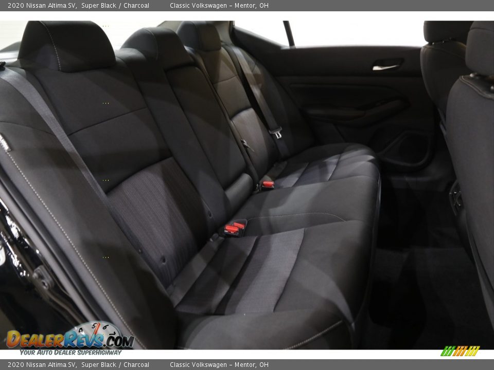 2020 Nissan Altima SV Super Black / Charcoal Photo #16