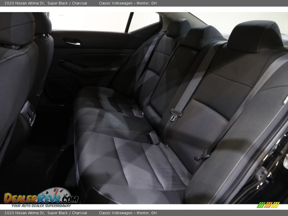 2020 Nissan Altima SV Super Black / Charcoal Photo #17