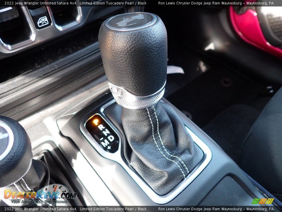 2022 Jeep Wrangler Unlimited Sahara 4x4 Shifter Photo #17