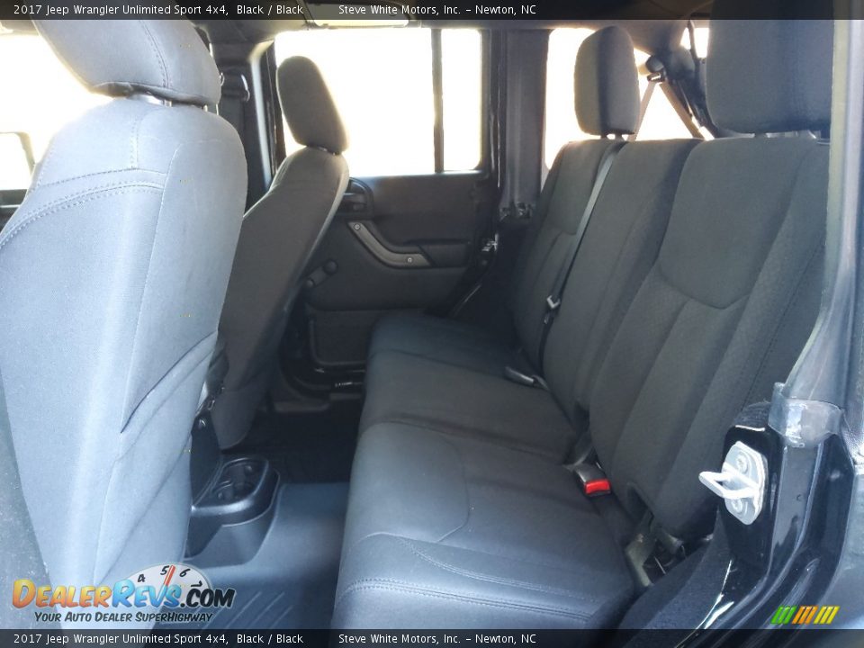 2017 Jeep Wrangler Unlimited Sport 4x4 Black / Black Photo #14