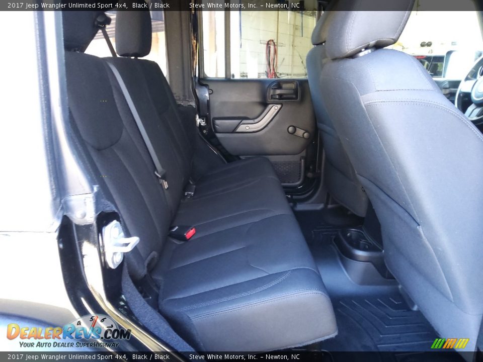 2017 Jeep Wrangler Unlimited Sport 4x4 Black / Black Photo #16