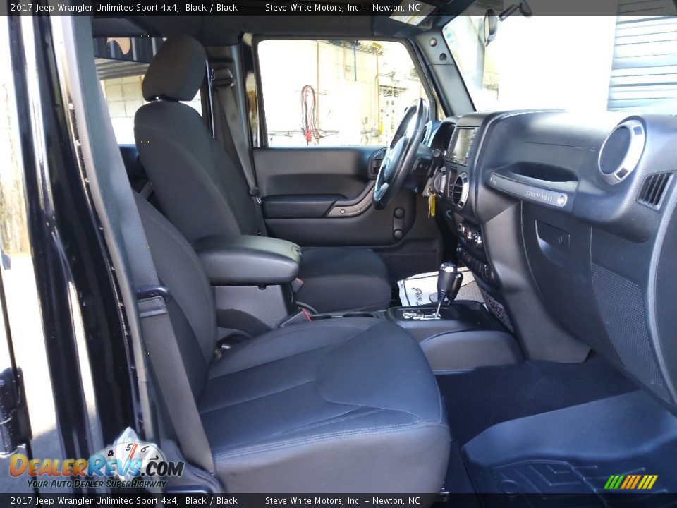 2017 Jeep Wrangler Unlimited Sport 4x4 Black / Black Photo #17