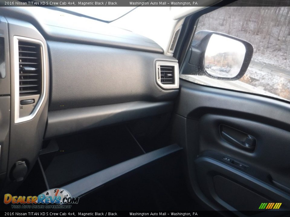 2016 Nissan TITAN XD S Crew Cab 4x4 Magnetic Black / Black Photo #20