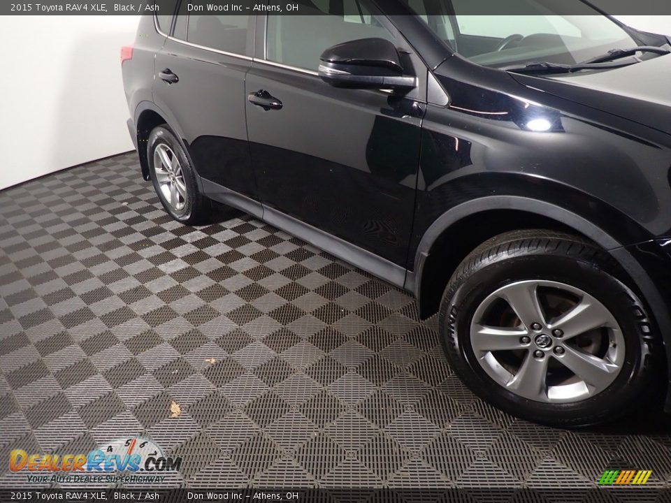 2015 Toyota RAV4 XLE Black / Ash Photo #5