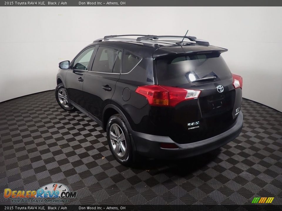 2015 Toyota RAV4 XLE Black / Ash Photo #13