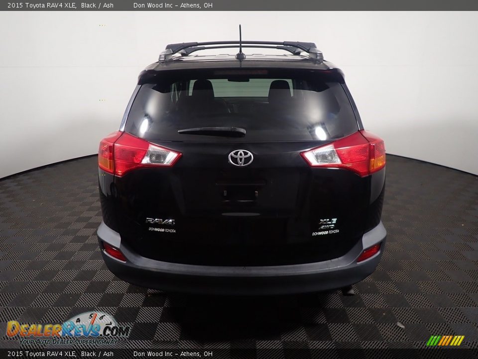 2015 Toyota RAV4 XLE Black / Ash Photo #14