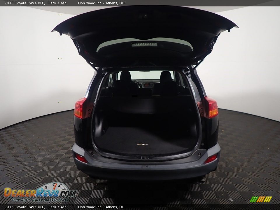 2015 Toyota RAV4 XLE Black / Ash Photo #15