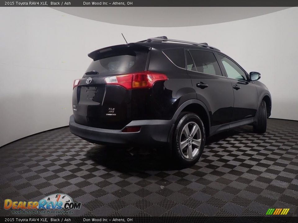 2015 Toyota RAV4 XLE Black / Ash Photo #17