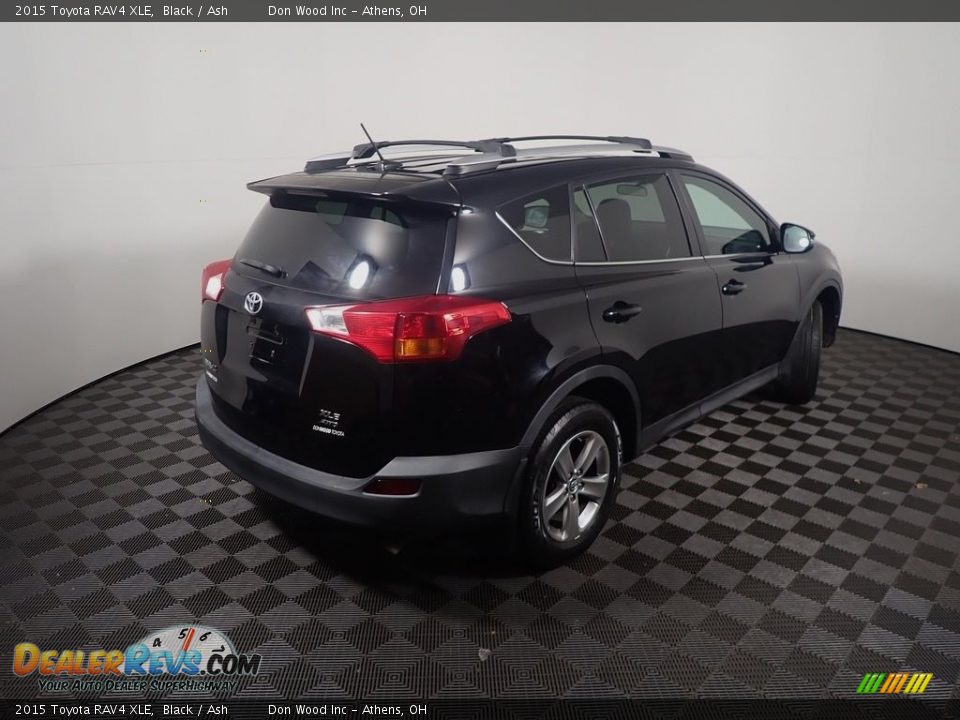2015 Toyota RAV4 XLE Black / Ash Photo #18