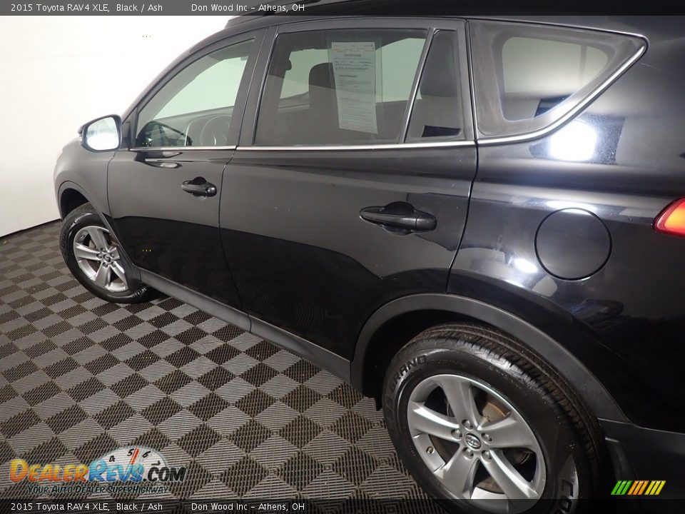 2015 Toyota RAV4 XLE Black / Ash Photo #19