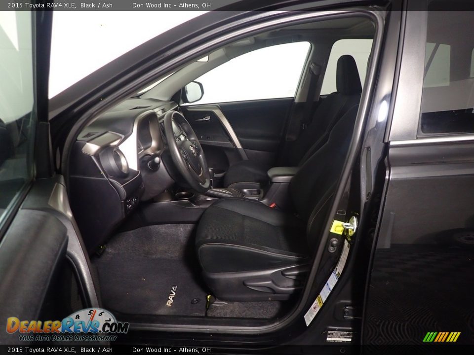 2015 Toyota RAV4 XLE Black / Ash Photo #23