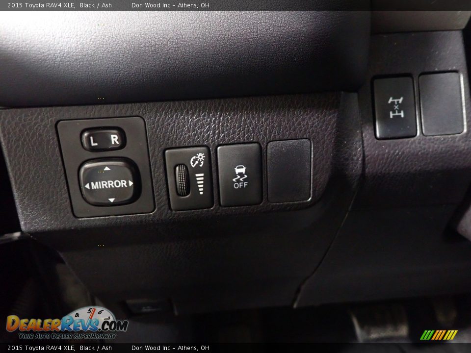 2015 Toyota RAV4 XLE Black / Ash Photo #32