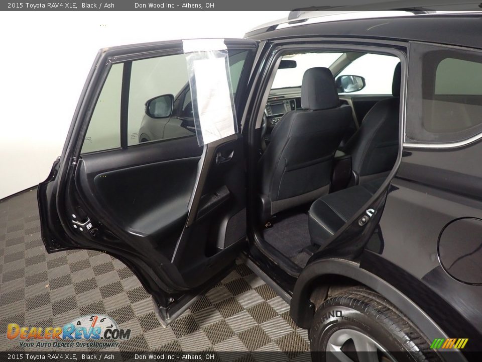 2015 Toyota RAV4 XLE Black / Ash Photo #35