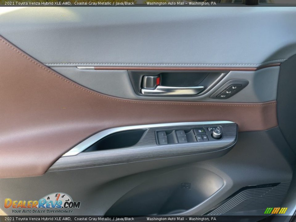 Door Panel of 2021 Toyota Venza Hybrid XLE AWD Photo #17