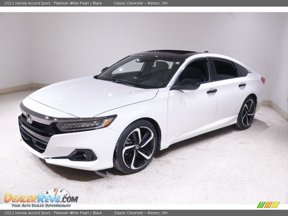Front 3/4 View of 2021 Honda Accord Sport Photo #3