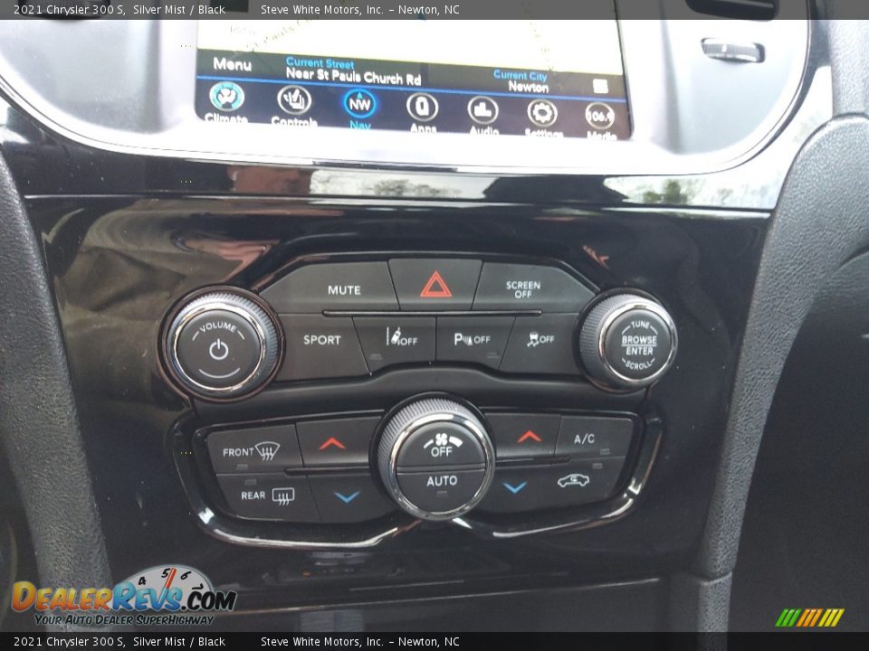 Controls of 2021 Chrysler 300 S Photo #29