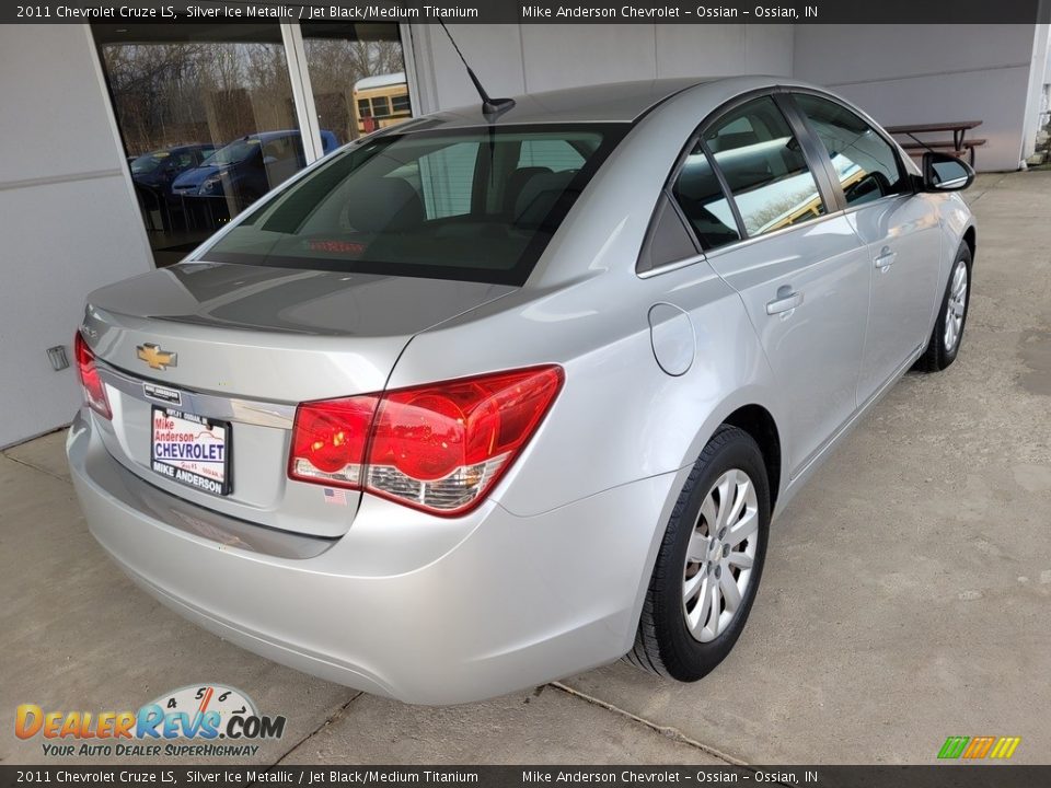 2011 Chevrolet Cruze LS Silver Ice Metallic / Jet Black/Medium Titanium Photo #4