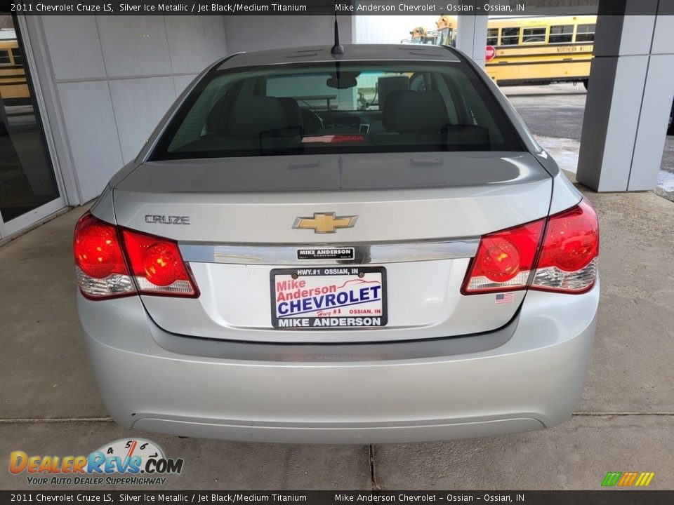 2011 Chevrolet Cruze LS Silver Ice Metallic / Jet Black/Medium Titanium Photo #5