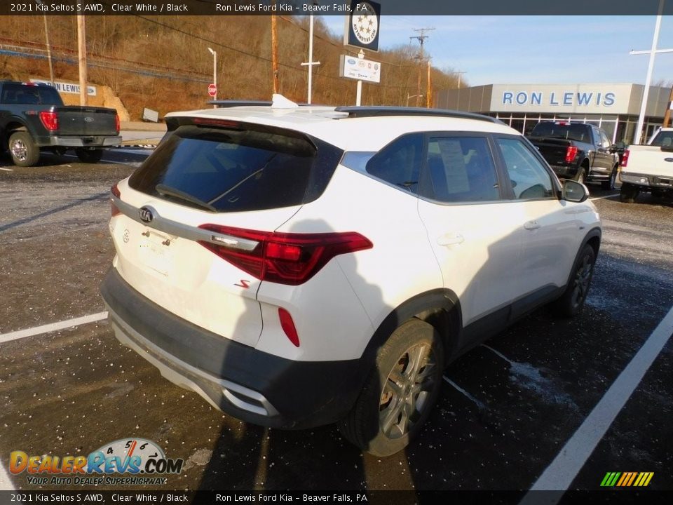 2021 Kia Seltos S AWD Clear White / Black Photo #2