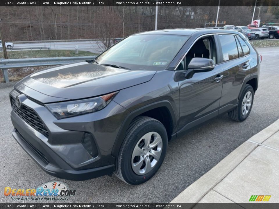 Front 3/4 View of 2022 Toyota RAV4 LE AWD Photo #7