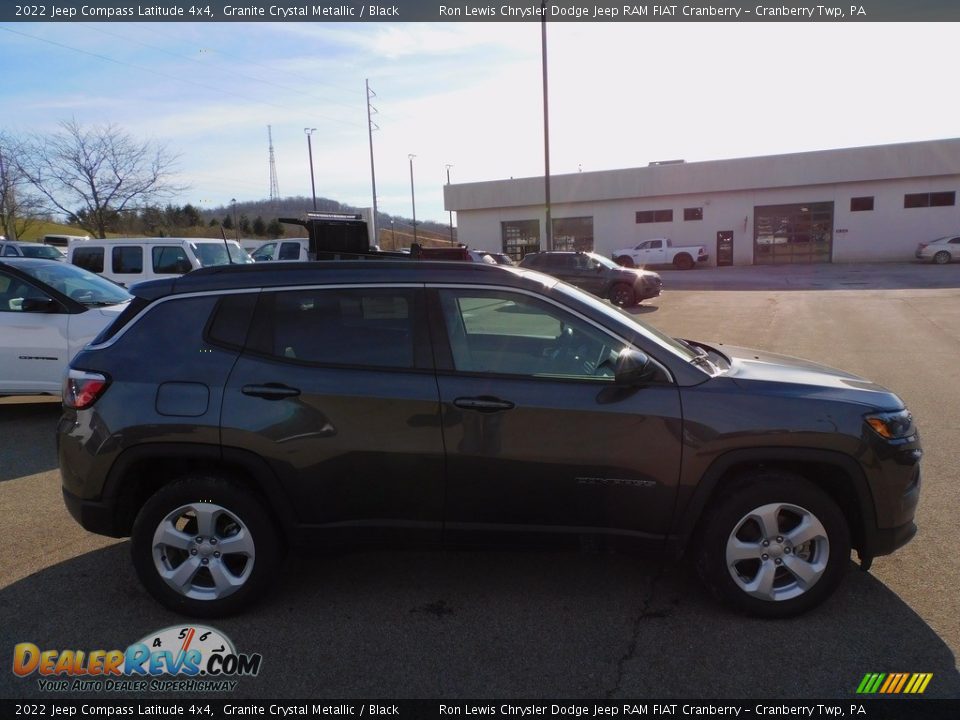 2022 Jeep Compass Latitude 4x4 Granite Crystal Metallic / Black Photo #4