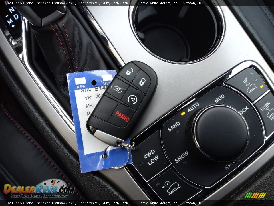 Controls of 2021 Jeep Grand Cherokee Trailhawk 4x4 Photo #33