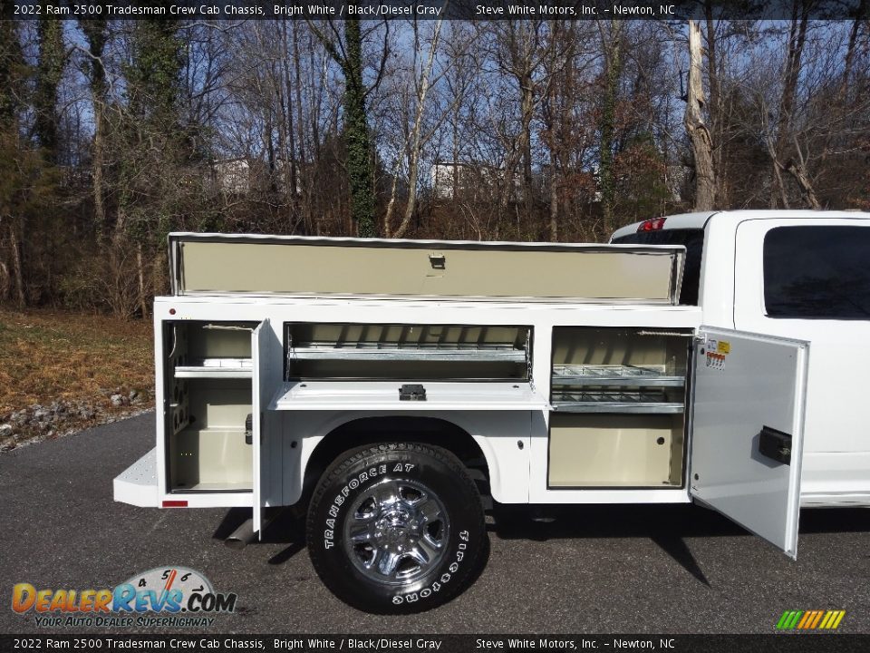 2022 Ram 2500 Tradesman Crew Cab Chassis Bright White / Black/Diesel Gray Photo #7