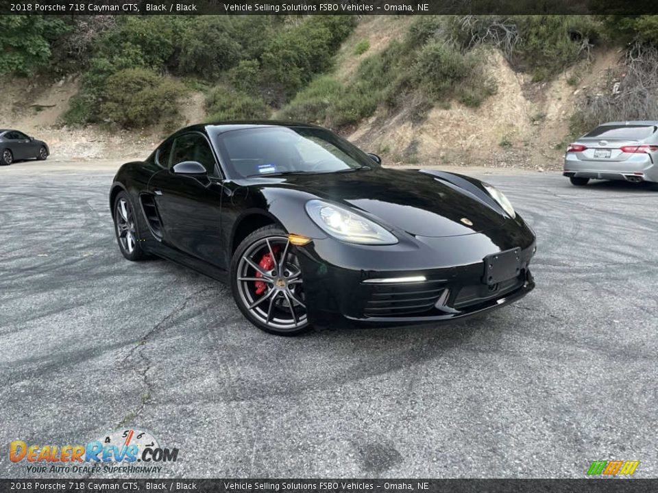 Front 3/4 View of 2018 Porsche 718 Cayman GTS Photo #2