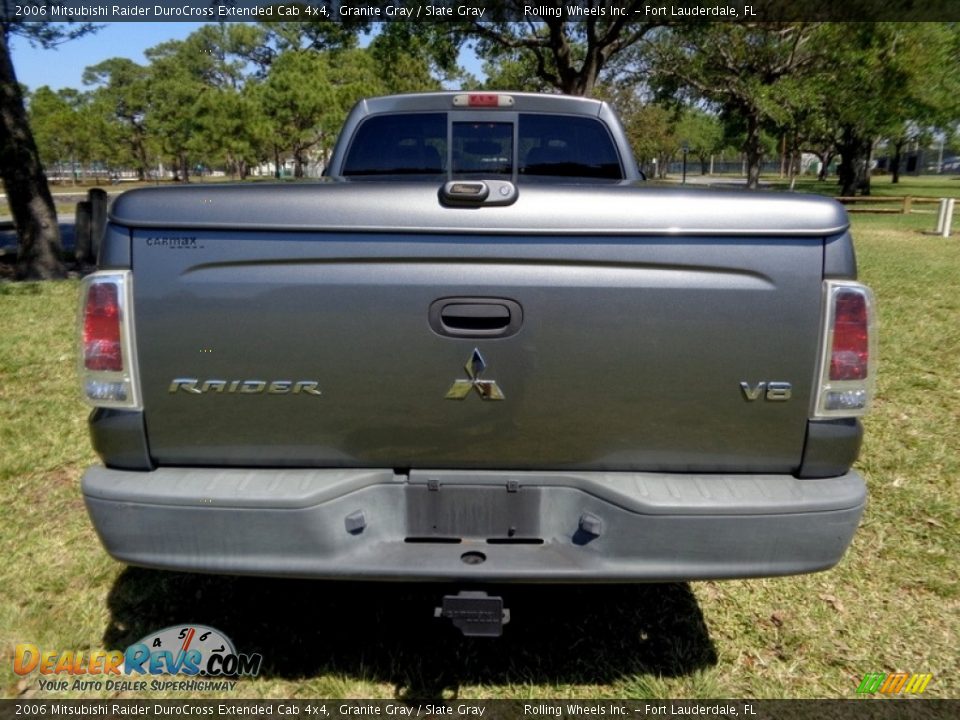 2006 Mitsubishi Raider DuroCross Extended Cab 4x4 Granite Gray / Slate Gray Photo #7