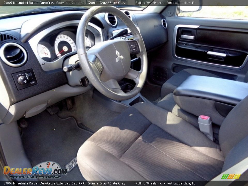 Front Seat of 2006 Mitsubishi Raider DuroCross Extended Cab 4x4 Photo #10