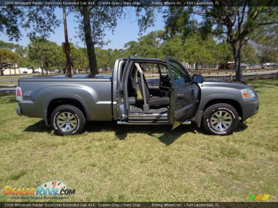 2006 Mitsubishi Raider DuroCross Extended Cab 4x4 Granite Gray / Slate Gray Photo #29