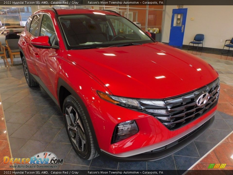 Front 3/4 View of 2022 Hyundai Tucson SEL AWD Photo #9