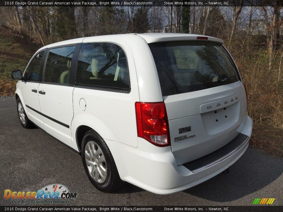 2016 Dodge Grand Caravan American Value Package Bright White / Black/Sandstorm Photo #8