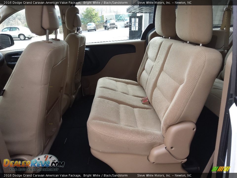 2016 Dodge Grand Caravan American Value Package Bright White / Black/Sandstorm Photo #13