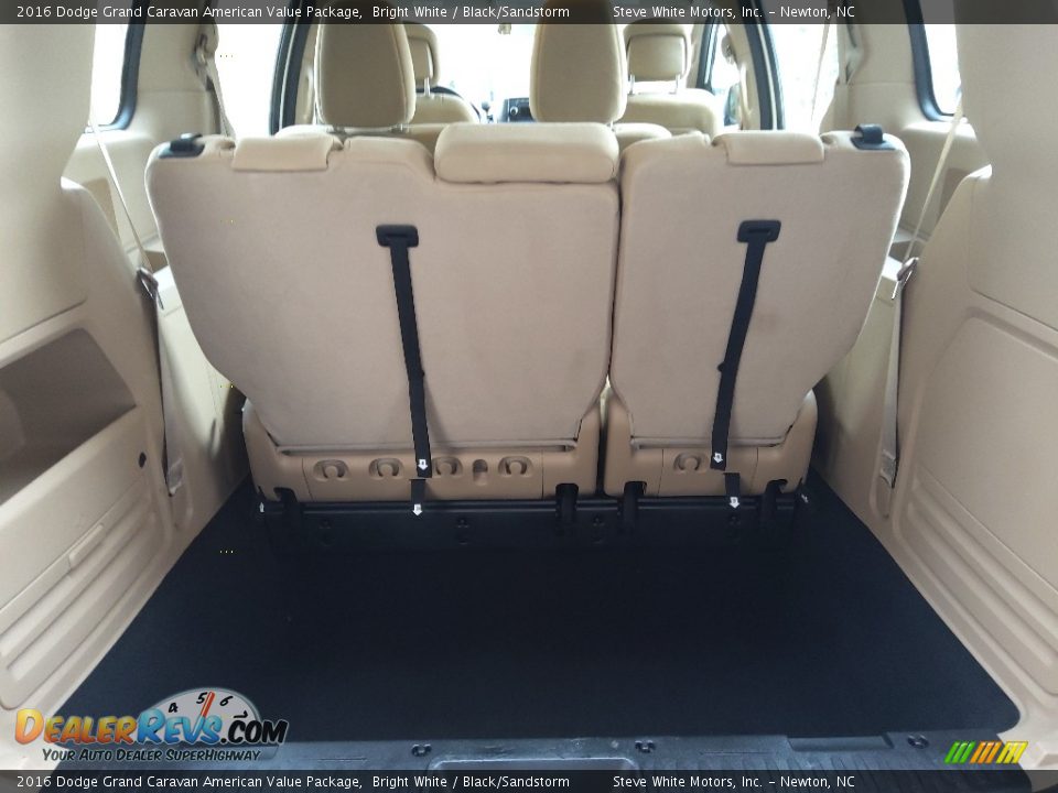 2016 Dodge Grand Caravan American Value Package Bright White / Black/Sandstorm Photo #14