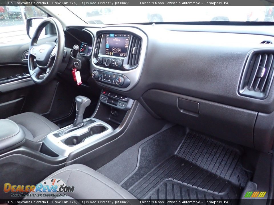 Dashboard of 2019 Chevrolet Colorado LT Crew Cab 4x4 Photo #11