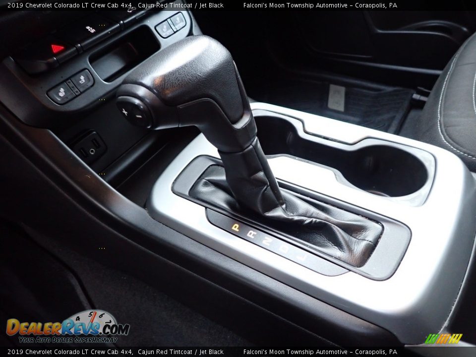 2019 Chevrolet Colorado LT Crew Cab 4x4 Shifter Photo #25