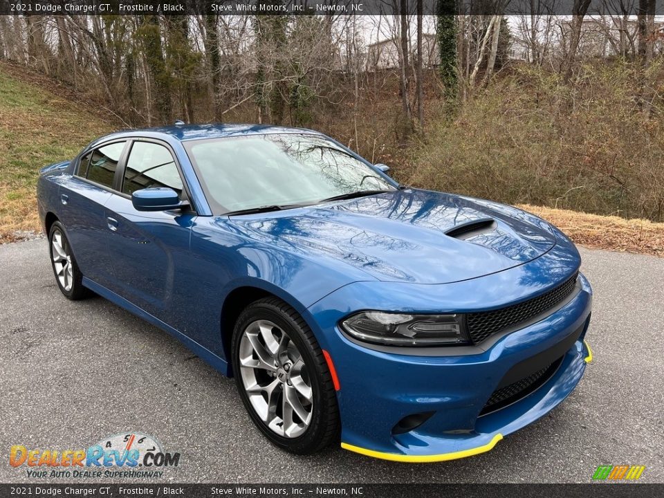 Front 3/4 View of 2021 Dodge Charger GT Photo #4
