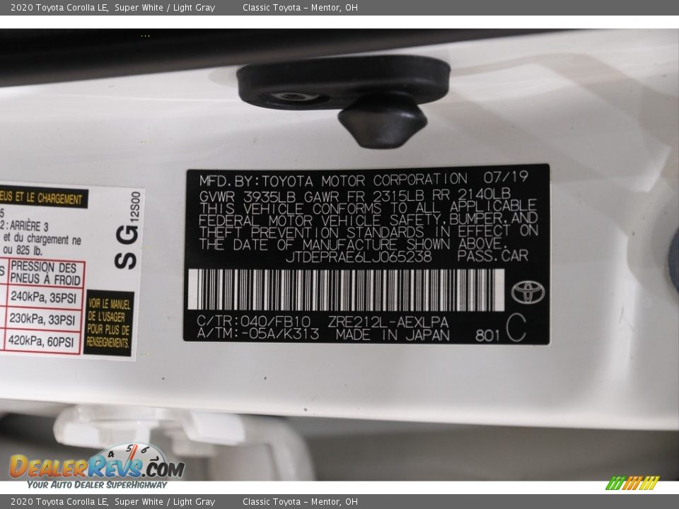 2020 Toyota Corolla LE Super White / Light Gray Photo #18