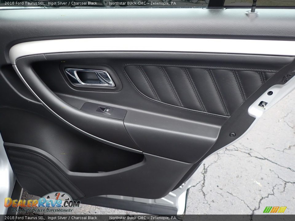 2018 Ford Taurus SEL Ingot Silver / Charcoal Black Photo #8