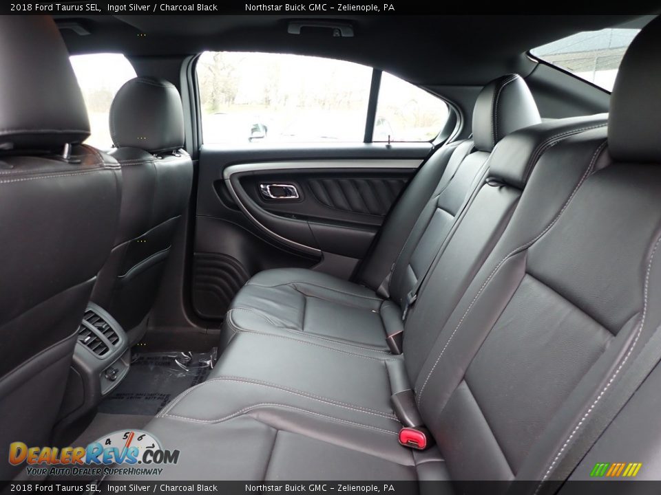 2018 Ford Taurus SEL Ingot Silver / Charcoal Black Photo #17