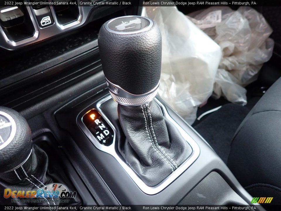 2022 Jeep Wrangler Unlimited Sahara 4x4 Shifter Photo #16