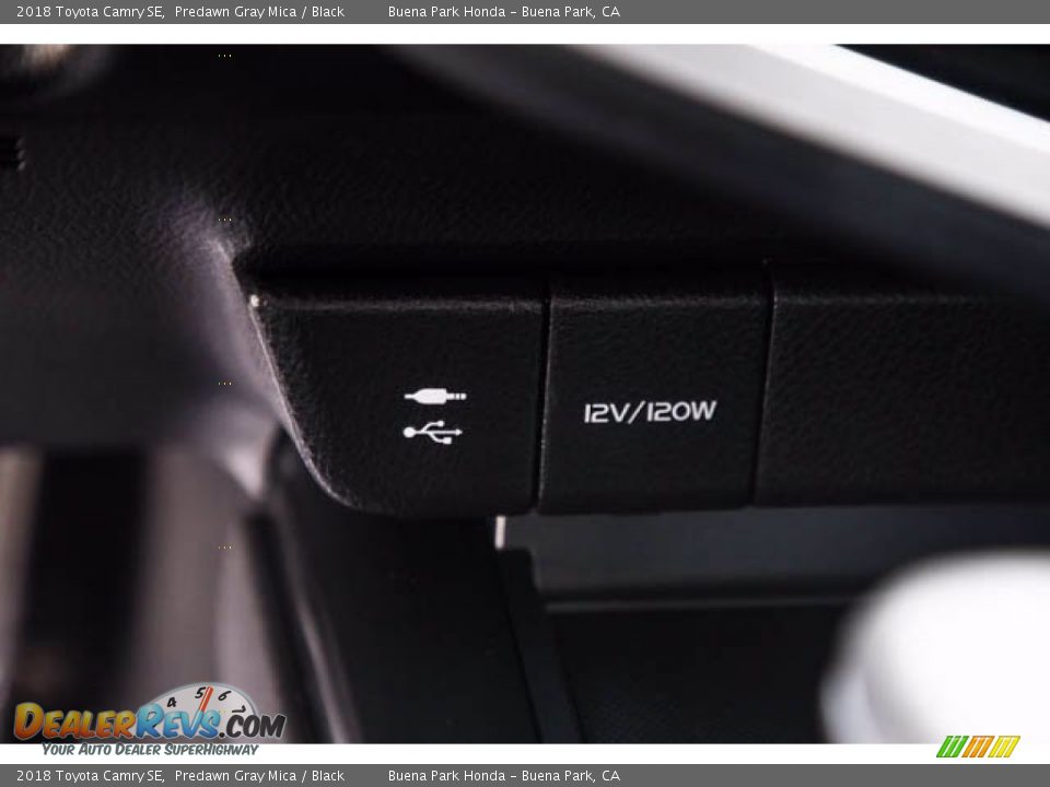 2018 Toyota Camry SE Predawn Gray Mica / Black Photo #18