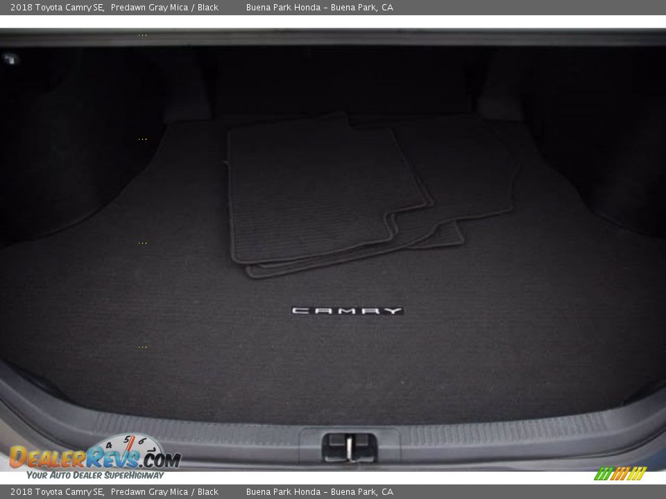 2018 Toyota Camry SE Predawn Gray Mica / Black Photo #21