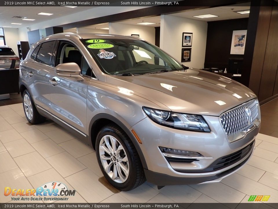 Front 3/4 View of 2019 Lincoln MKC Select AWD Photo #7