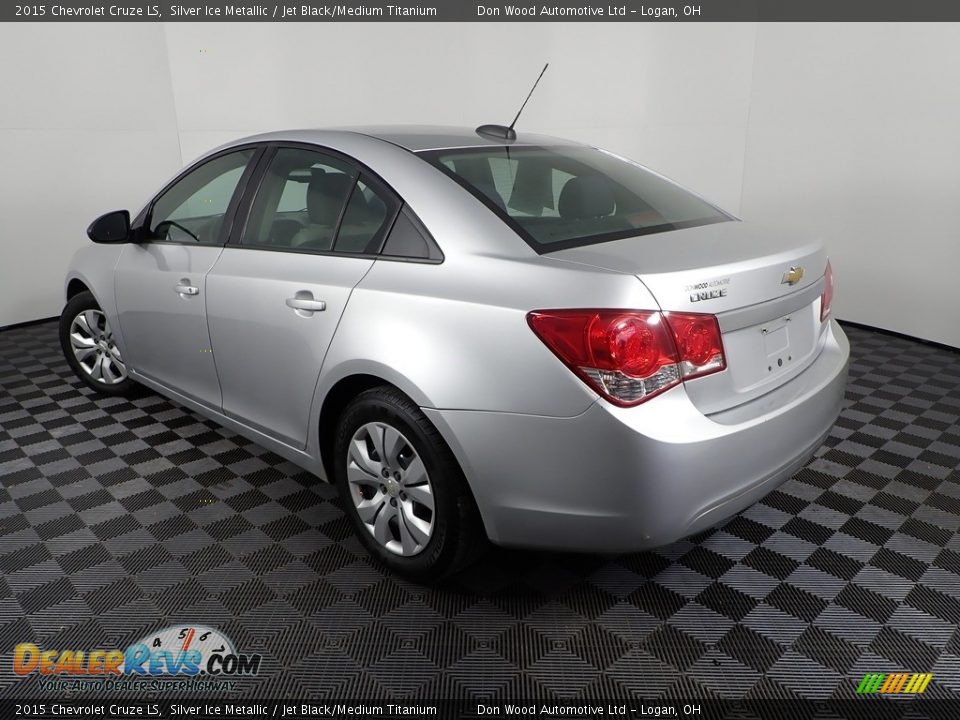 2015 Chevrolet Cruze LS Silver Ice Metallic / Jet Black/Medium Titanium Photo #7