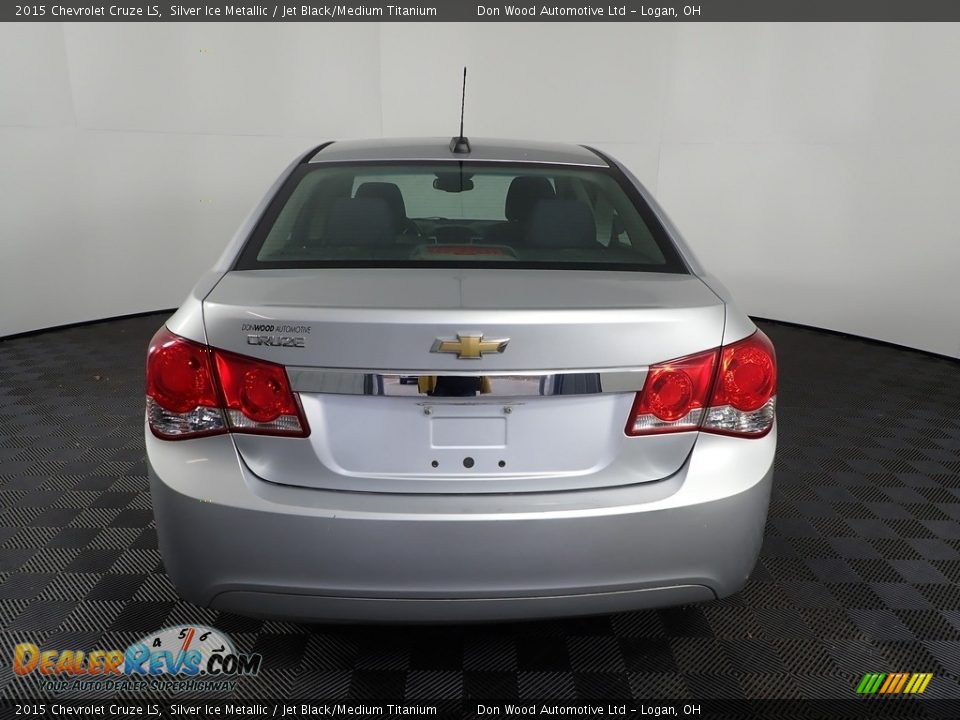 2015 Chevrolet Cruze LS Silver Ice Metallic / Jet Black/Medium Titanium Photo #8