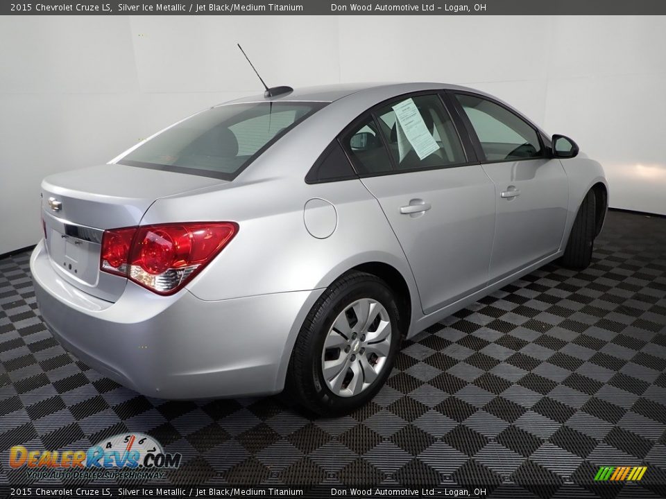 2015 Chevrolet Cruze LS Silver Ice Metallic / Jet Black/Medium Titanium Photo #10